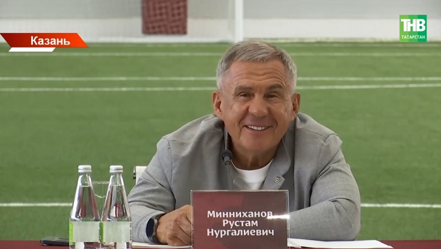 «Мы были и будем рядом с командой»: Минниханов напутствовал «Рубин» перед стартом РПЛ