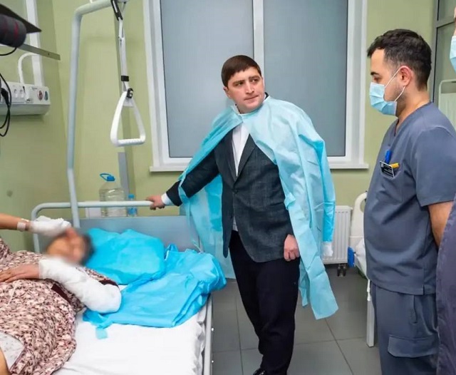 Пострадавшей во время нападения на лицей в Нижнекамске уборщице выплатят полмиллиона рублей