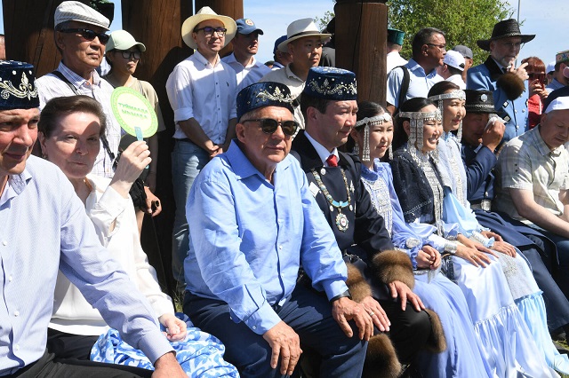 «Праздник становится местом единения татар»: Минниханов о значении проведения Сабантуя в Якутии