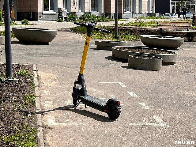 Операторы кикшеринга увеличили штрафы до 150 000 рублей за различные нарушения