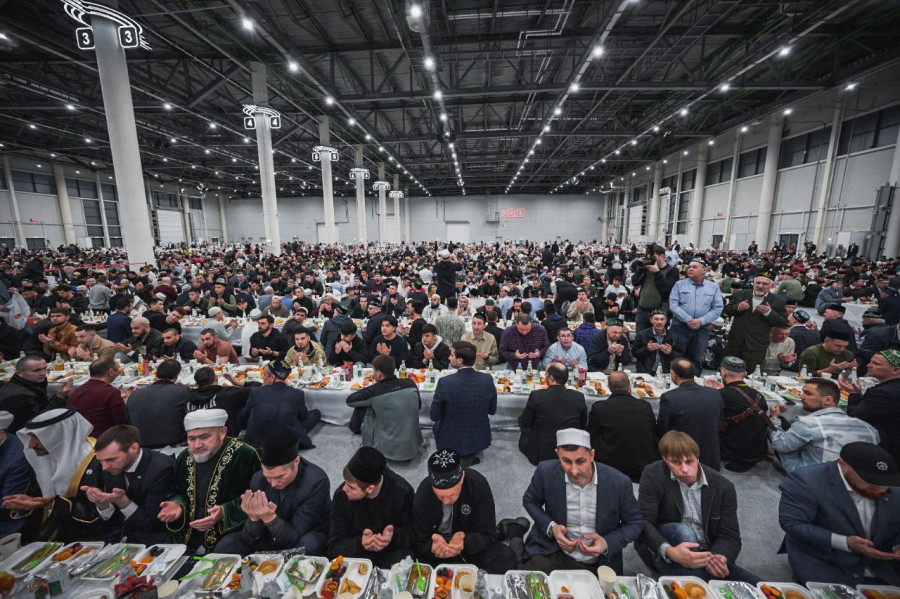 11 мең катнашучы, моноспектакль һәм шәрәфле кунаклар. Республикакүләм ифтар ничек узды?