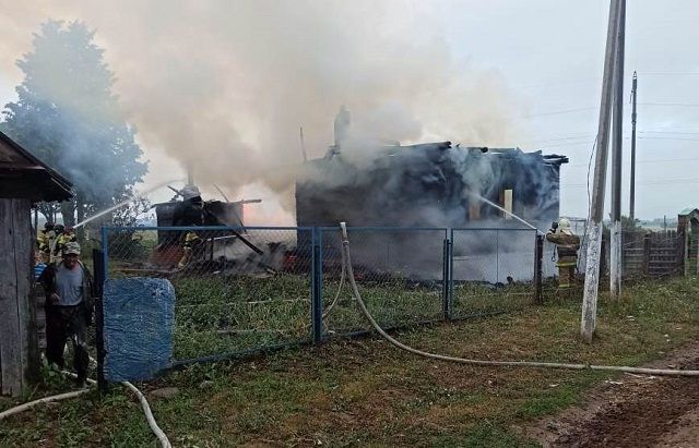 В Татарстане на пожаре в частном доме погиб одинокий мужчина