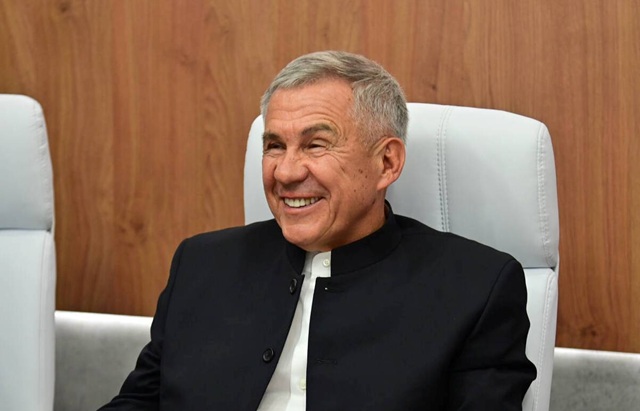 Ставьте смелые цели и добивайтесь их: Минниханов поздравил татарстанцев с Днем молодежи