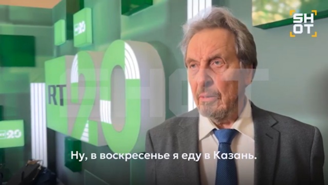 Отец Илона Маска заявил, что едет в Казань