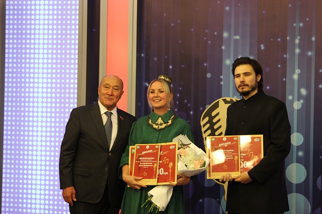 Казанда "Балачак җыры" бәйгесе җиңүчеләрен бүләкләделәр