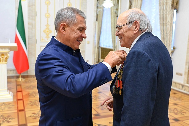 Минниханов поздравил ветеранов с 80-летием со дня прорыва блокады Ленинграда