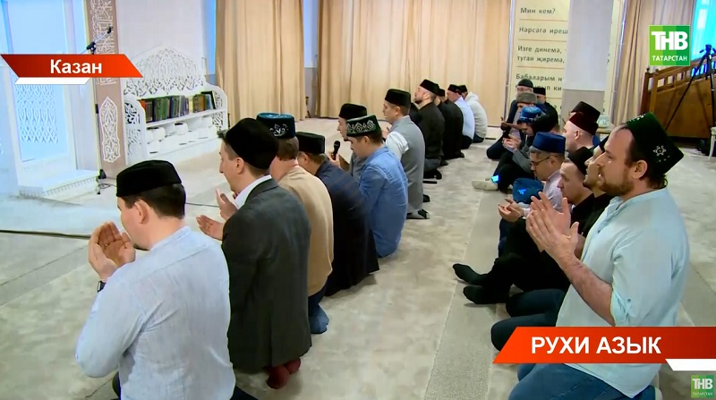 Казанда татар эстрадасы артистлары татарча азан әйтергә өйрәнде