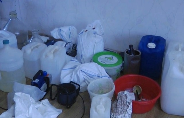 500 кг запрещенных веществ изъяли оперативники ФСБ у наркохимика в Казани