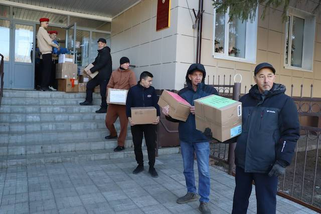 Внедорожники и 20 тонн гуманитарной помощи доставят татарстанцы в зону СВО