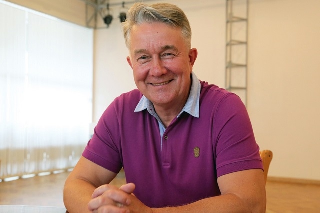 Путин удостоил депутата Госсовета РТ Тухватуллина звания заслуженного артиста РФ