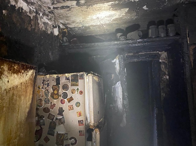 В многоквартирном доме Альметьевска ночью вспыхнул пожар