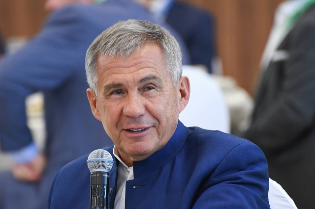 Раис Татарстана Рустам Минниханов поздравил жителей республики с Днем знаний