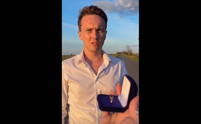 «Не беги от Нагимовой, не беги!»: Марата Яруллина продолжают сватать с популярной татарстанской певицей