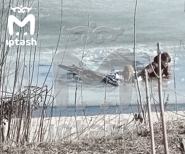 В Казани двое детей на велосипедах провалились под лед на Казанке