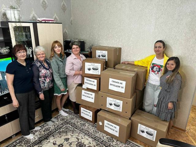 Более 100 кг чак-чака приготовили для бойцов СВО активистки Татарстана