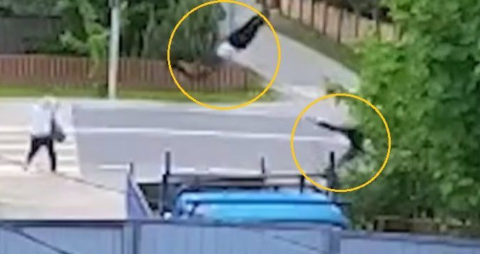 Момент гибели байкера при столкновении с легковушкой попал на видео