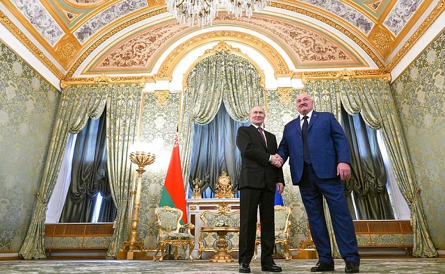 Путин и Лукашенко обсудили развитие ситуации вокруг Украины