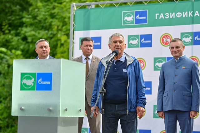 В новый микрорайон Высокогорского района пустили природный газ, мероприятие посетил Минниханов