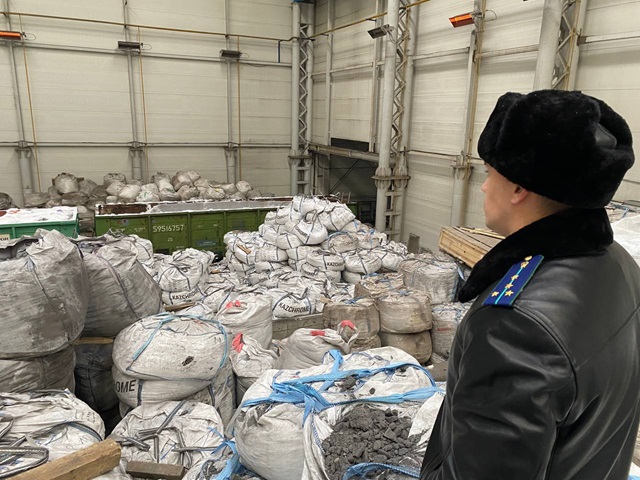 29-летнего рабочего насмерть придавило при разгрузке вагонов на заводе в Набережных Челнах