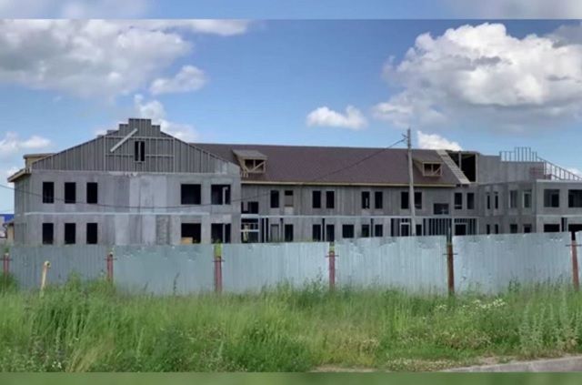 В казанском ЖК «Светлый» решили снести недостроенный детский сад