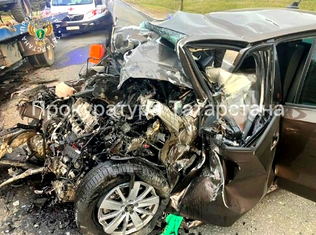 Двое подростков и мужчина погибли в ДТП в Татарстане