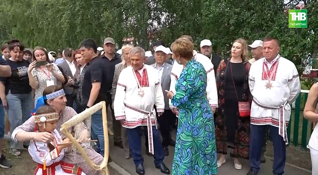 Рөстәм Миңнеханов Тәтеш районында Валда Шинясь мордва бәйрәмендә катнашты