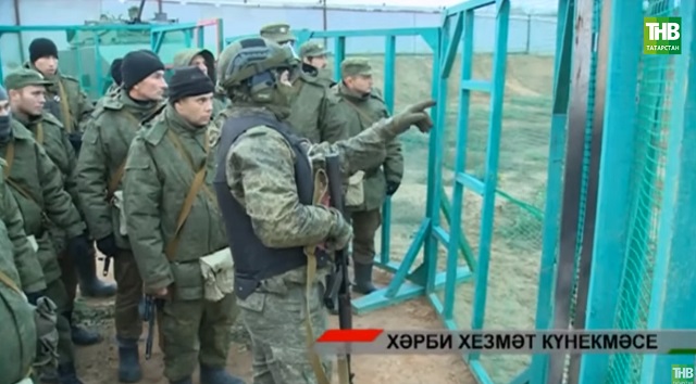 Полигондагы хәрби хезмәт күнекмәләре - видео