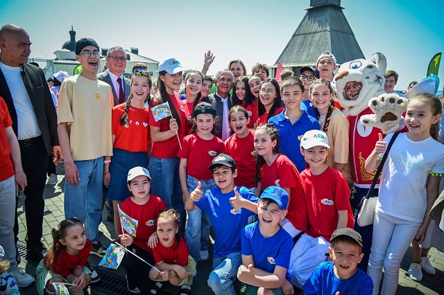 Минниханов посетил фестиваль детства «Ялкын фест» в Казани