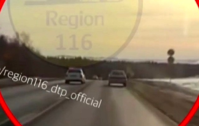 Погоня полицейских за мертвецки-пьяным автомобилистом попала на видео в Татарстане