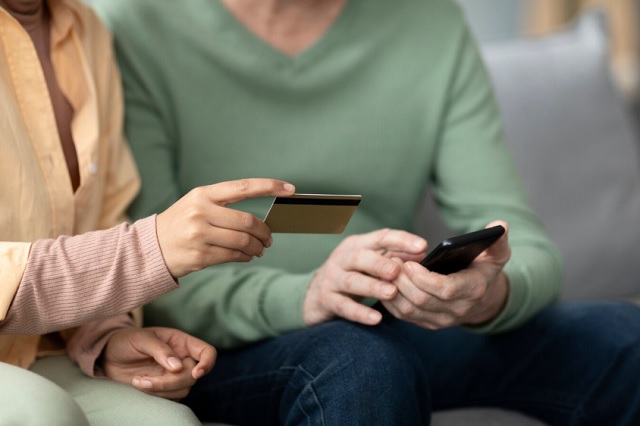 В РТ выявили группу мошенников, обманувших банк на 40 млн рублей