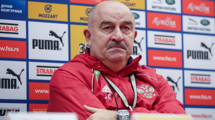 Десять игроков сборной России по футболу экстренно проверили на допинг