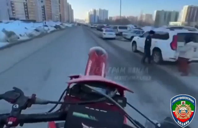 В Казани задержали 17-летнего питбайкера за опасную езду в Салават Купере
