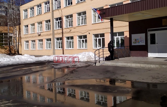 14 школ Казани эвакуировали из-за анонимок о минировании