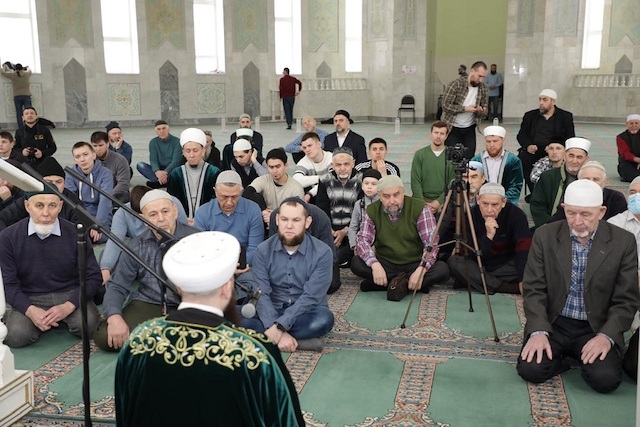 Муфтий Татарстана встретился с семьями участников СВО в Нижнекамске