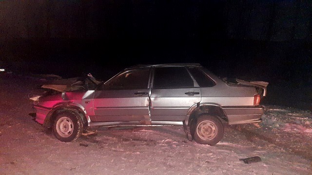 Два человека погибли в лобовом столкновении легковушек на трассе в Татарстане