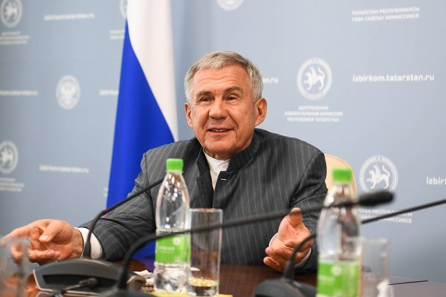 Семьям с 10 детьми вручат микроавтобусы на праздновании Дня семьи, любви и верности в Татарстане