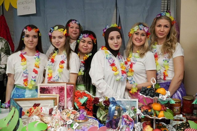 На «Ярмарке добра» в больнице Казани собрали средства для военнослужащих СВО