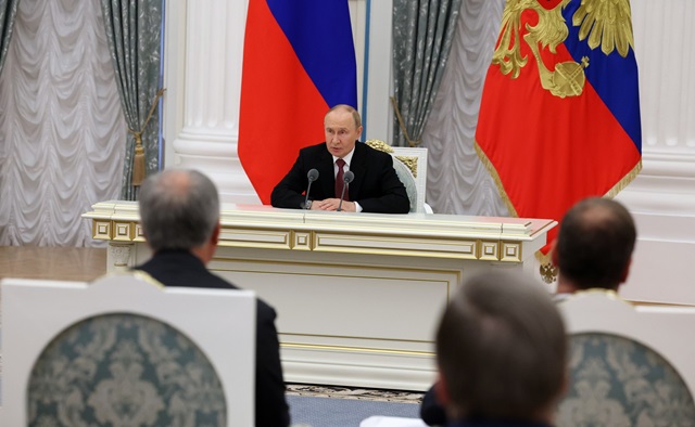 Путин: РФ хотела бы разрешения кризиса на Украине мирными средствами