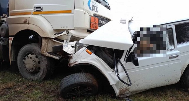 61-летний водитель «Нивы» скончался после столкновения с «Камазом» в РТ