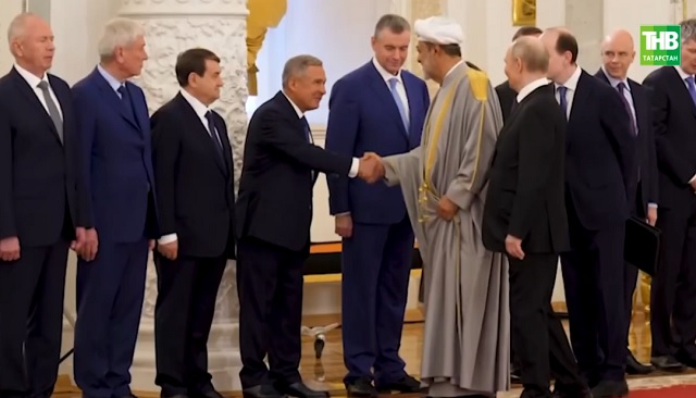 Рустам Минниханов поприветствовал султана Омана