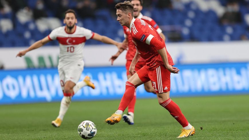 Сборная Россия по футболу упустила домашнюю победу в матче с Турцией