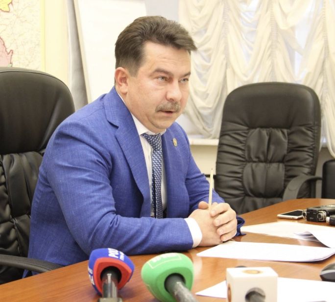 Министр здравоохранения РТ спас женщину в самолете