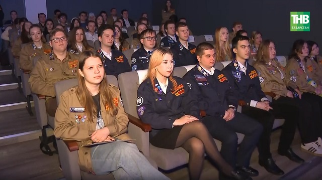Россиядә студент отрядлары көнен билгеләп үттеләр: актив, эшләүче яшьләр ул нинди?