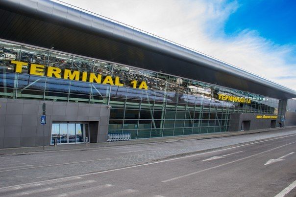 В аэропорту Казани с борта самолета сняли пьяного петербуржца