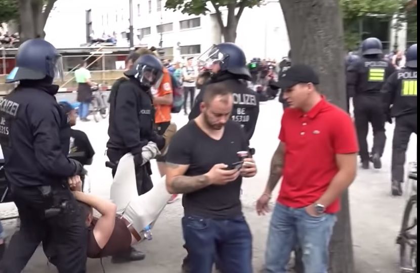 В Германии объяснили упоминание имени Путина на протестах в Берлине