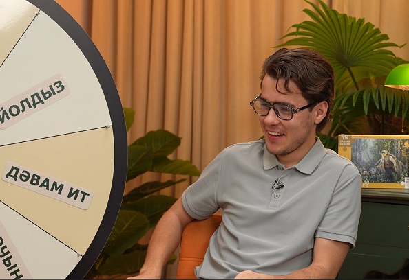 Блогер Равил Закиров ничек җырлый башлавы турында: "Мин моңа бик озак килдем"