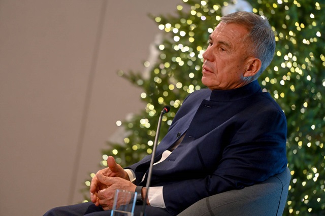 Минниханов призвал татарстанцев быть осторожными в новогодние праздники