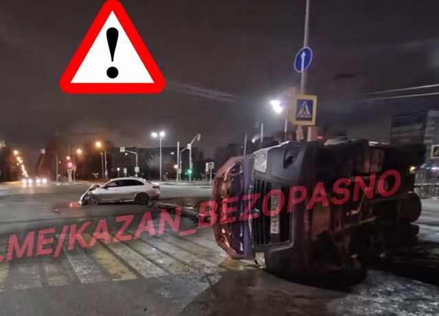 В Казани умер пациент перевернувшейся в ДТП «скорой», следовавшей из Зеленодольска