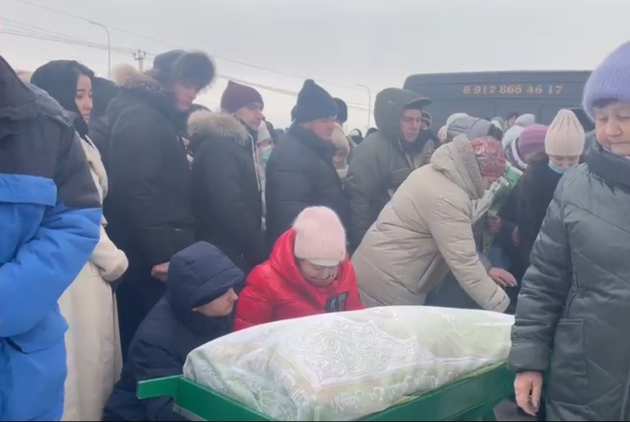 Чаллыда Татарстанның атказанган артисты Эльмира Сөләйманова белән хушлаштылар - видео