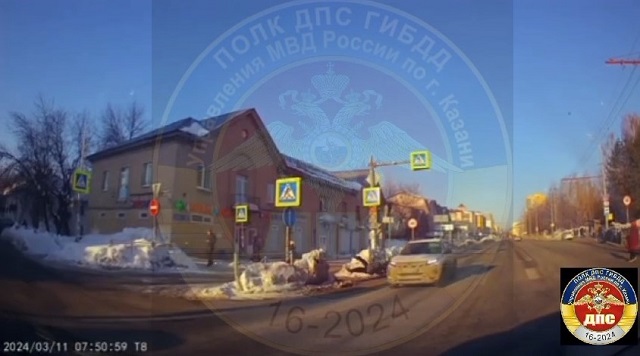 Вылетевший на красный водитель иномарки сбил 11-летнюю девочку в Казани